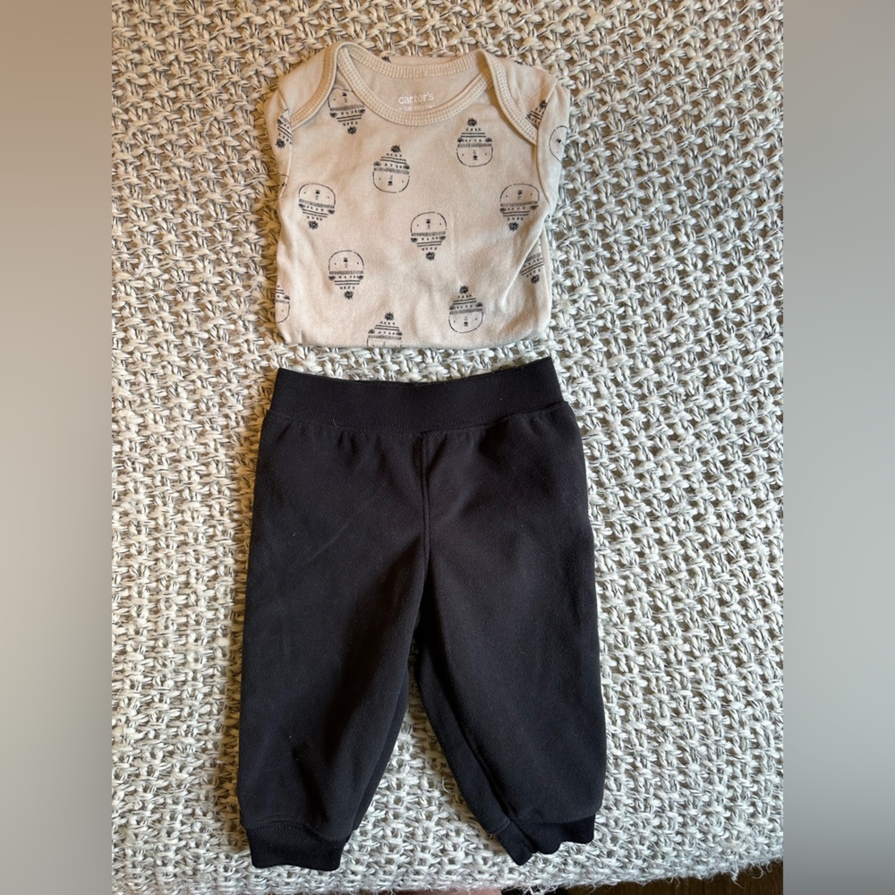 Carter’s | Polar Bear Outfit | 6m